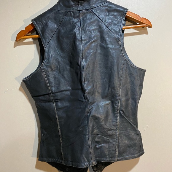 Vest - Picture 2 of 3